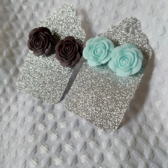 Rose stud Earrings - Picture 5 of 7